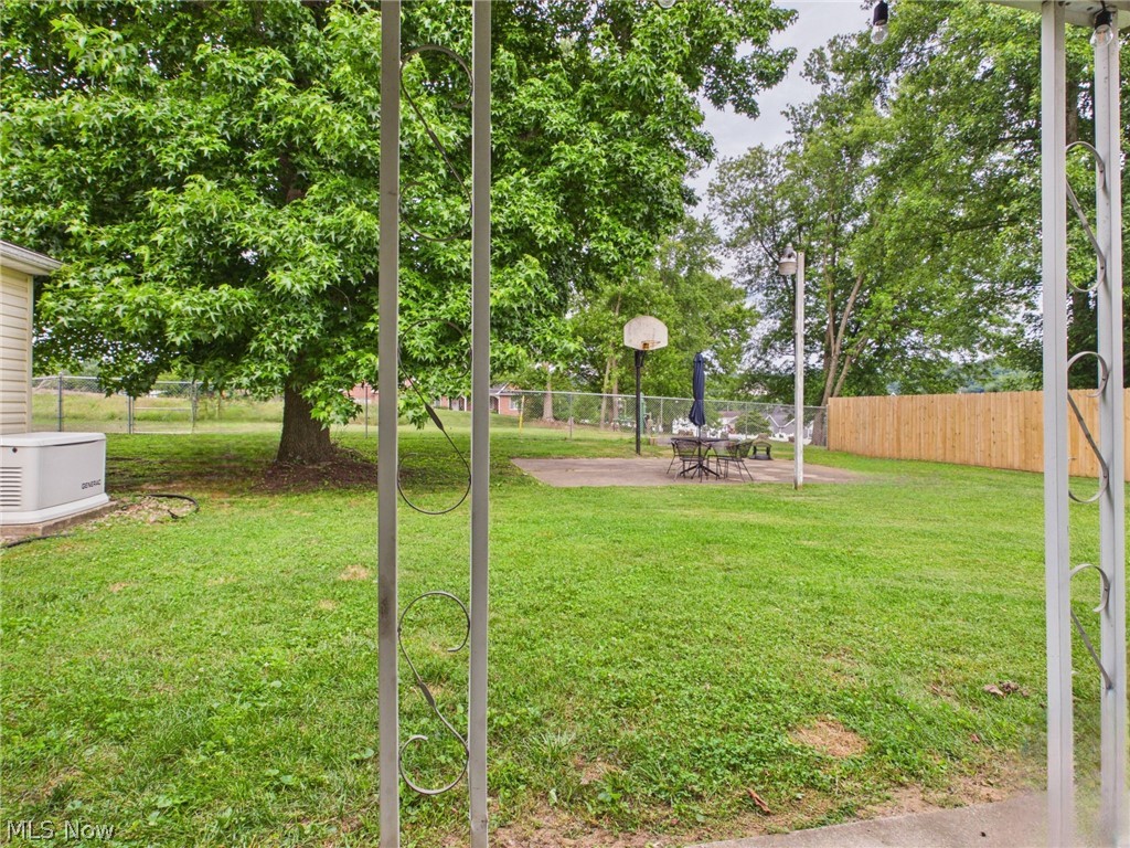 140 Hendricks Street Newport OH 45768