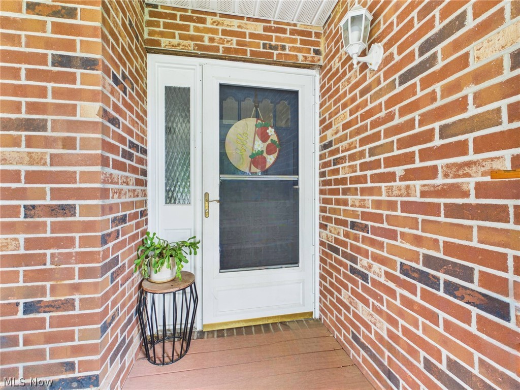 140 Hendricks Street Newport OH 45768