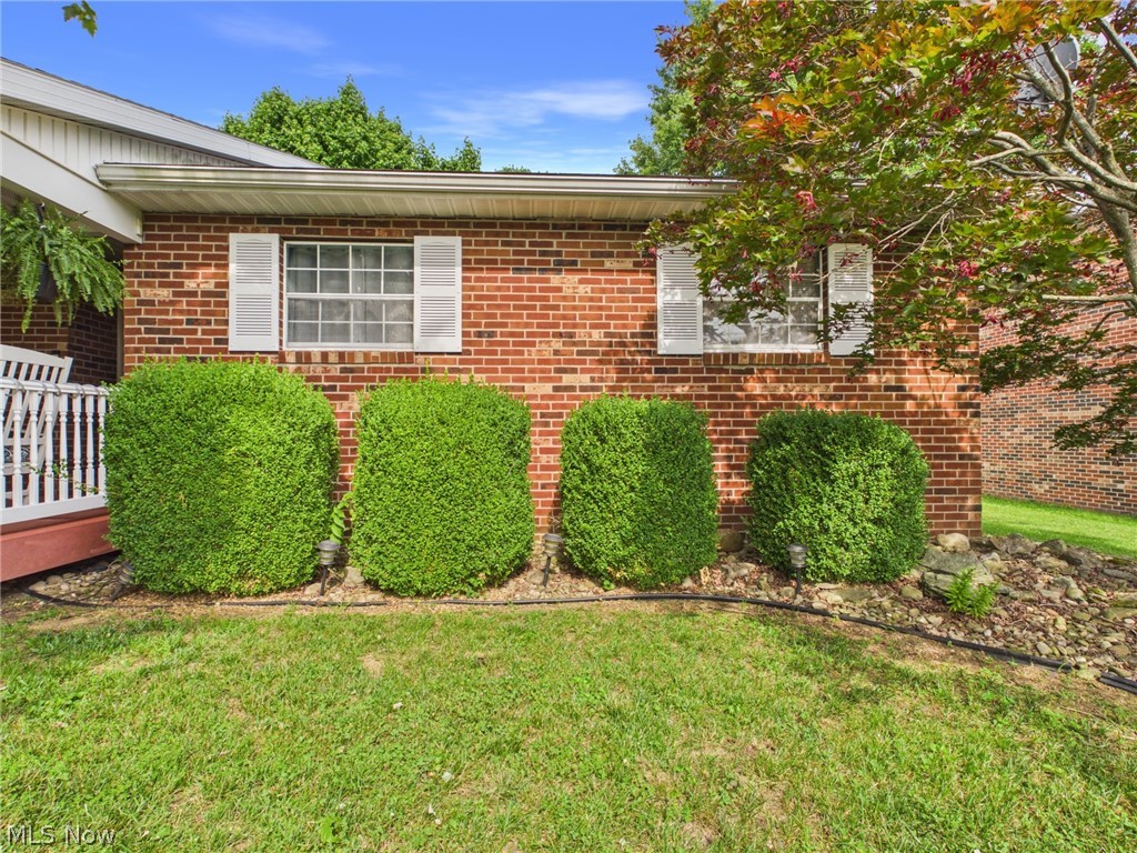 140 Hendricks Street Newport OH 45768