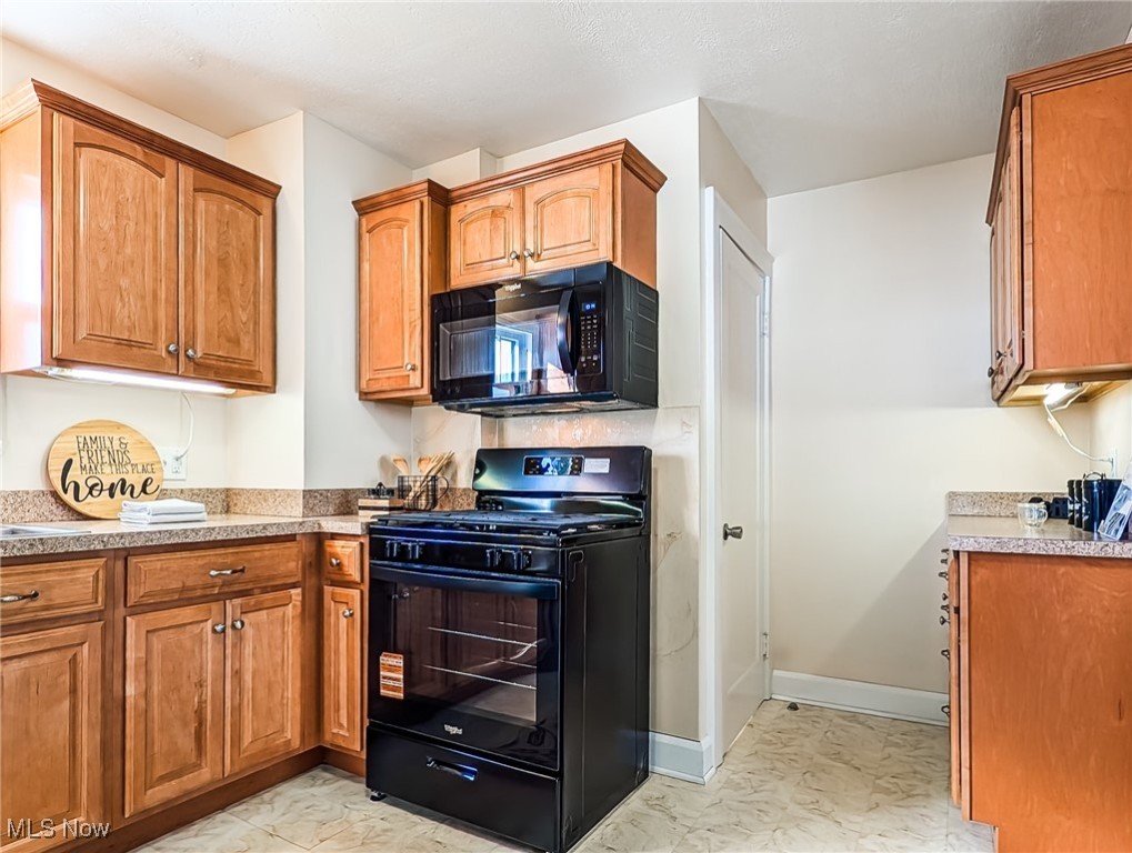 17 W Woodsdale Avenue Akron OH 44301