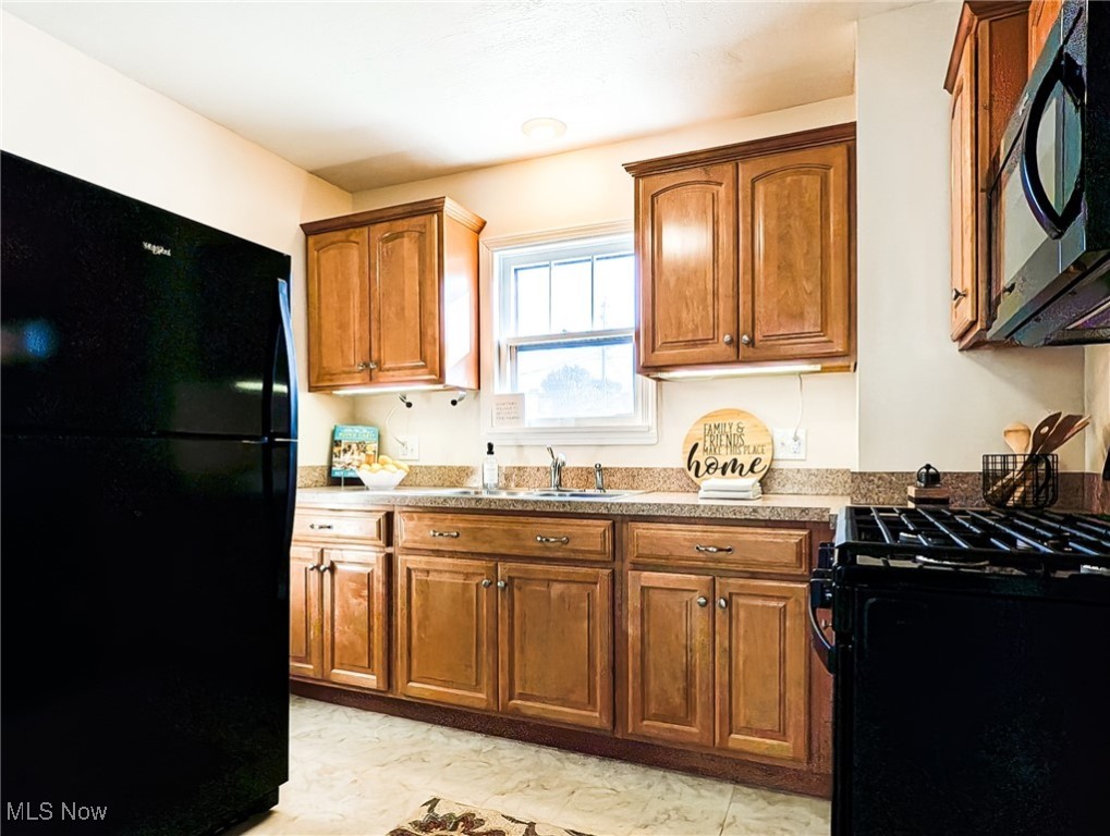 17 W Woodsdale Avenue Akron OH 44301