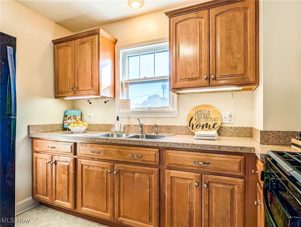 17 W Woodsdale Avenue Akron OH 44301