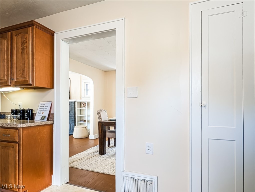 17 W Woodsdale Avenue Akron OH 44301