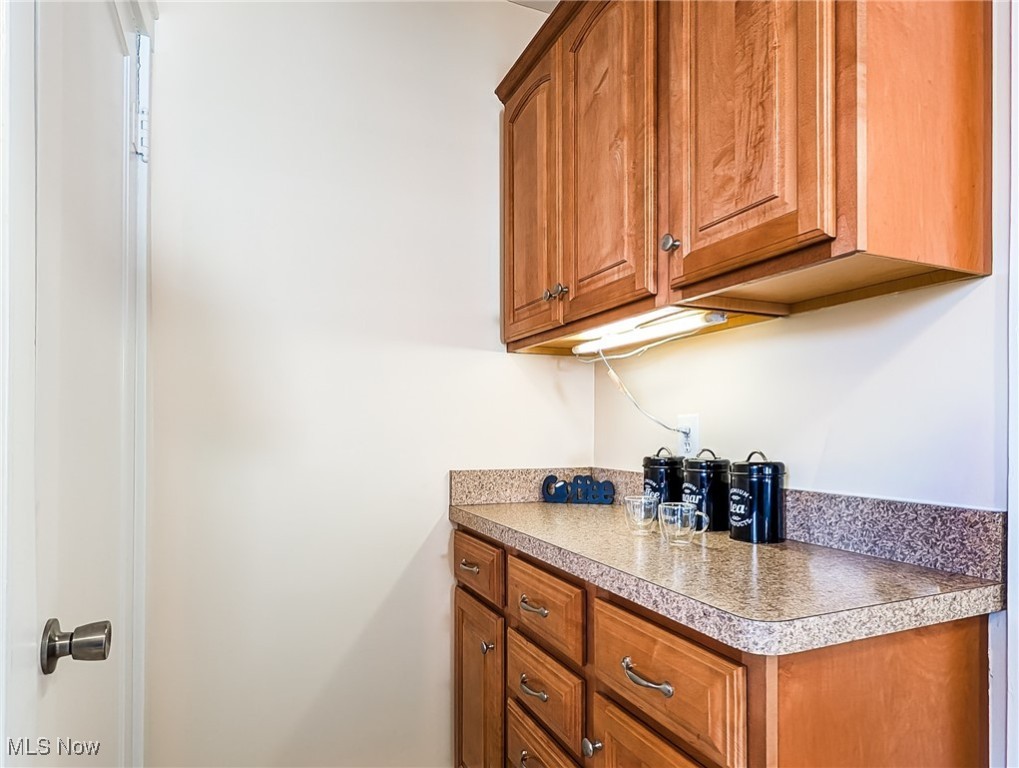 17 W Woodsdale Avenue Akron OH 44301