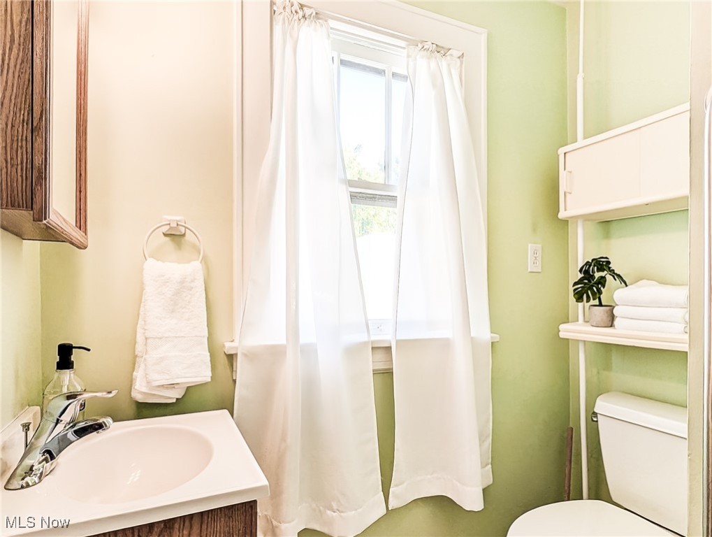 17 W Woodsdale Avenue Akron OH 44301