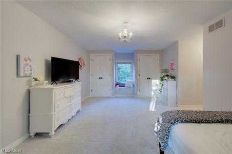 5854 Loma Linda Lane NE Canton OH 44721