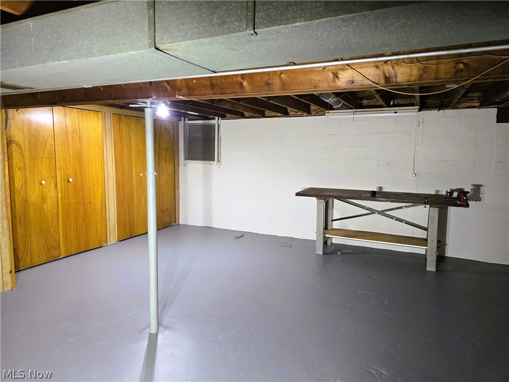 3839 Valacamp SE Warren OH 44484