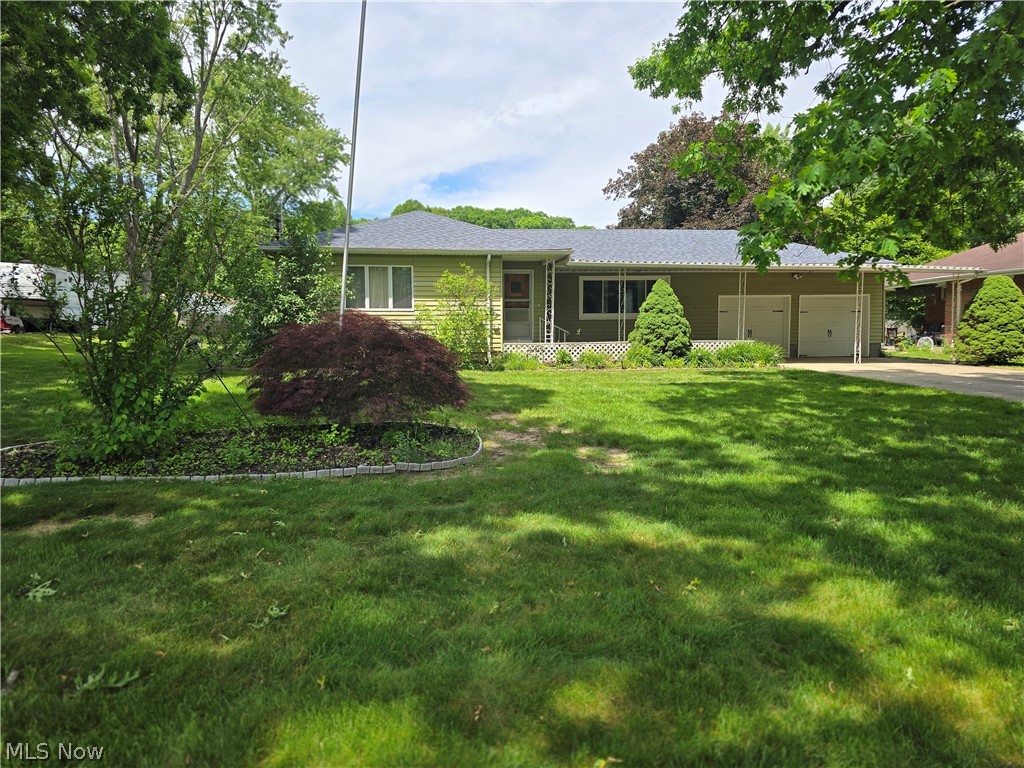 3839 Valacamp SE Warren OH 44484