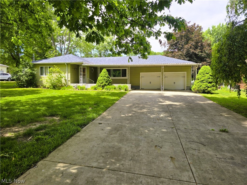 3839 Valacamp SE Warren OH 44484