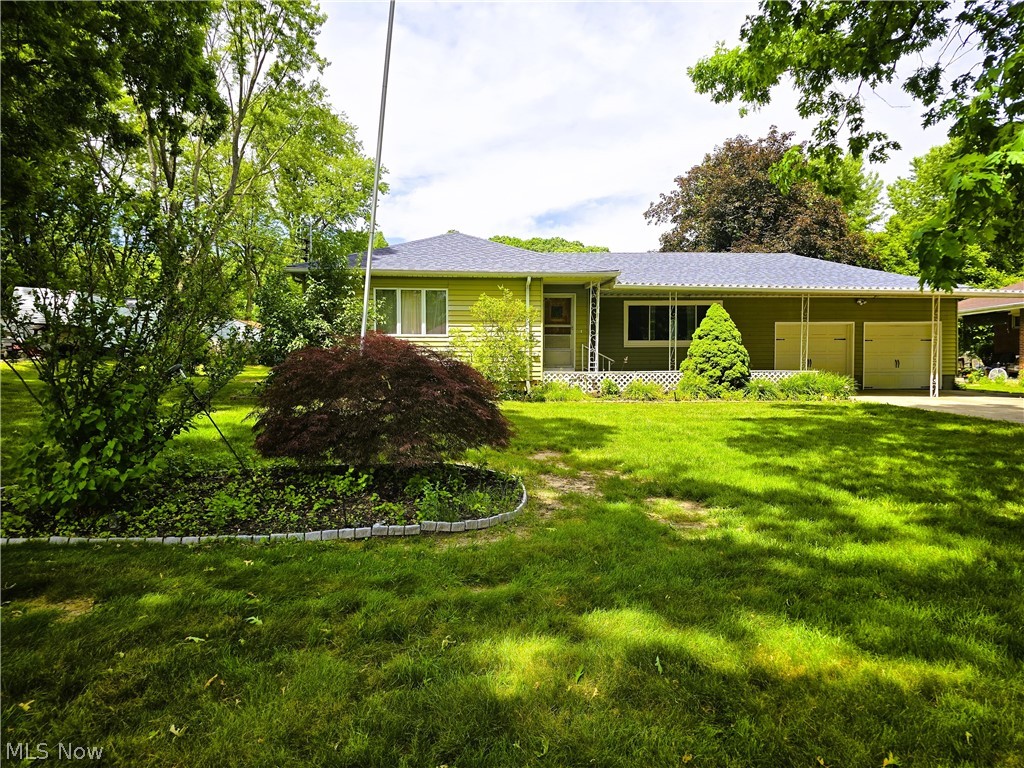 3839 Valacamp SE Warren OH 44484