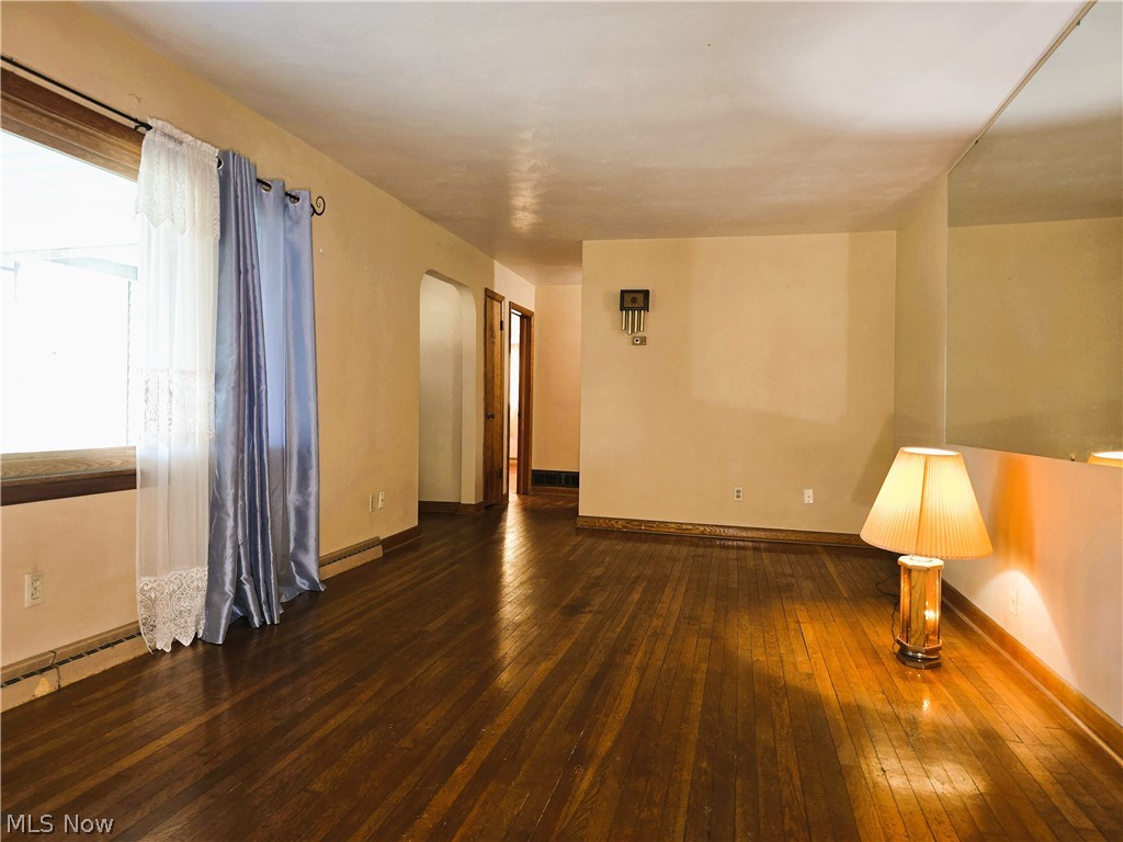 3839 Valacamp SE Warren OH 44484