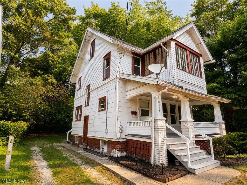 1007 Delia Avenue Akron OH 44320