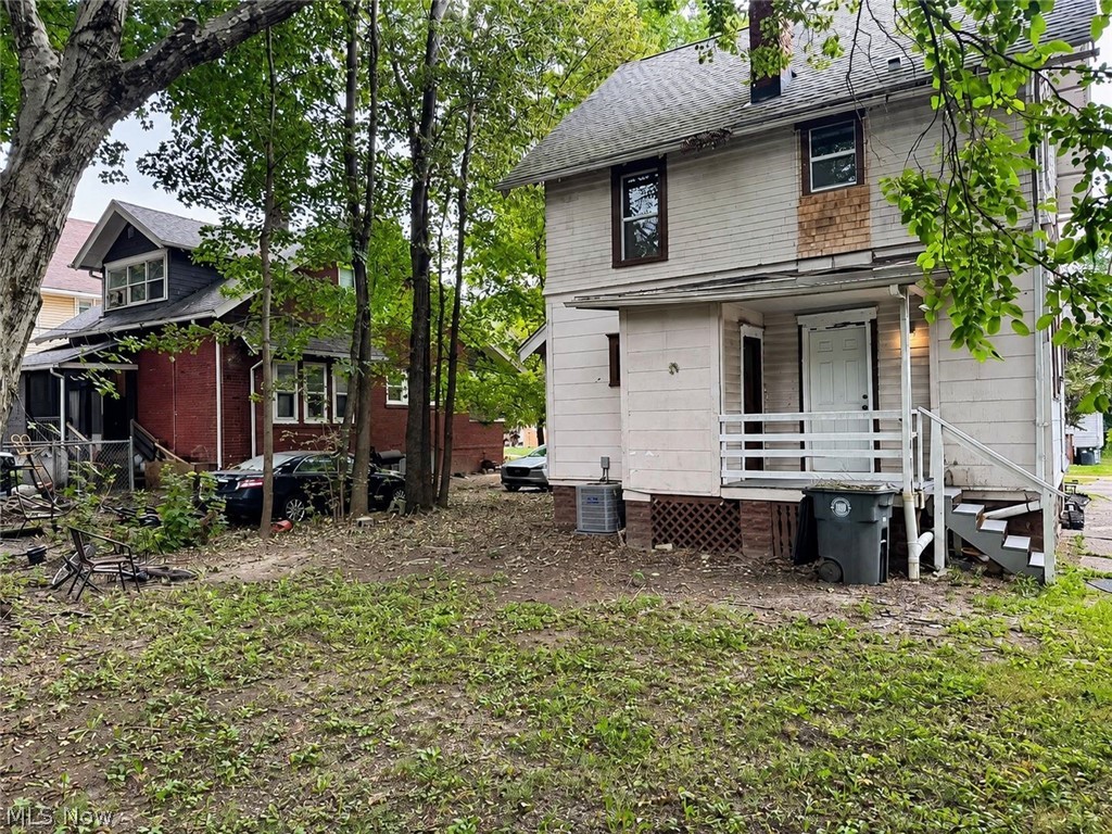 1007 Delia Avenue Akron OH 44320
