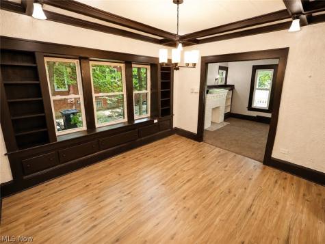 1007 Delia Avenue Akron OH 44320