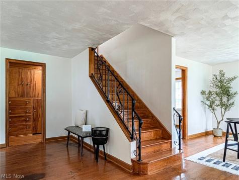 6328 Roselawn Avenue Ravenna OH 44266