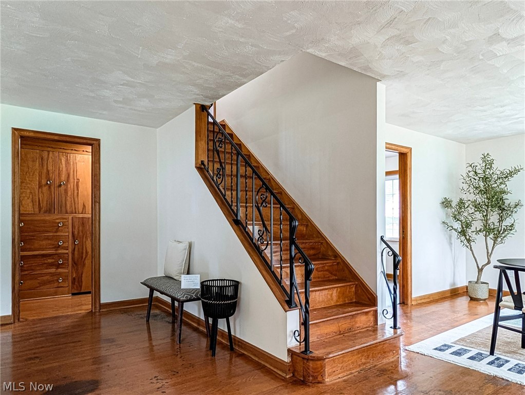 6328 Roselawn Avenue Ravenna OH 44266