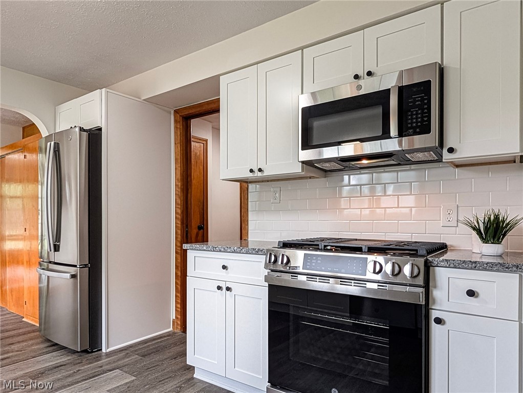6328 Roselawn Avenue Ravenna OH 44266