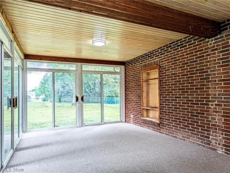 6328 Roselawn Avenue Ravenna OH 44266
