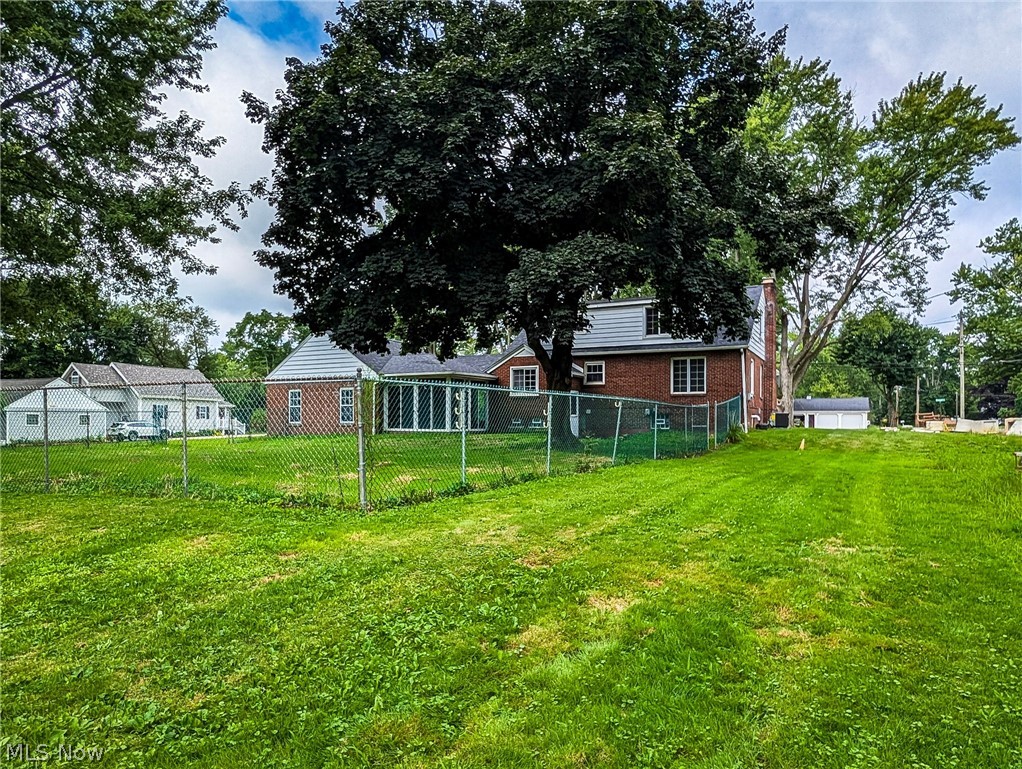 6328 Roselawn Avenue Ravenna OH 44266