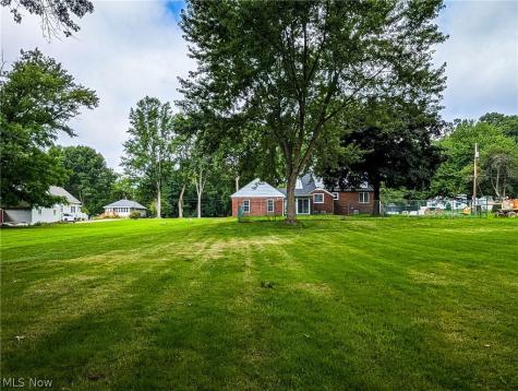 6328 Roselawn Avenue Ravenna OH 44266