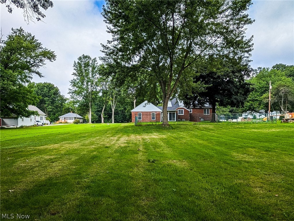 6328 Roselawn Avenue Ravenna OH 44266