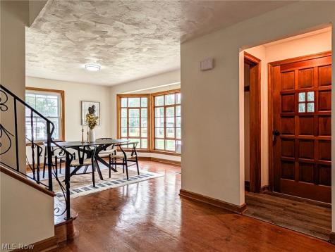 6328 Roselawn Avenue Ravenna OH 44266