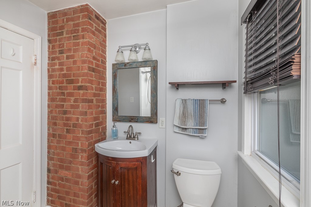 8324 Chesterfield Avenue Parma OH 44129