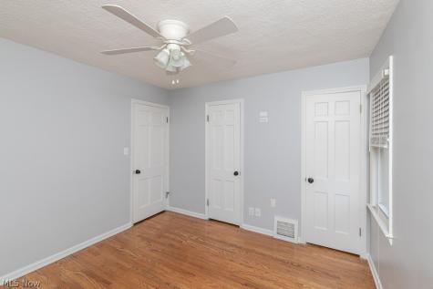 8324 Chesterfield Avenue Parma OH 44129