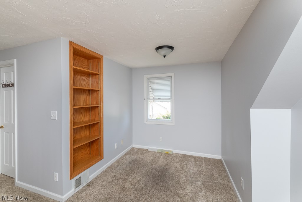 8324 Chesterfield Avenue Parma OH 44129