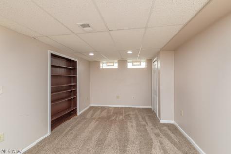8324 Chesterfield Avenue Parma OH 44129