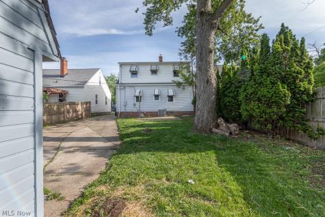 8324 Chesterfield Avenue Parma OH 44129