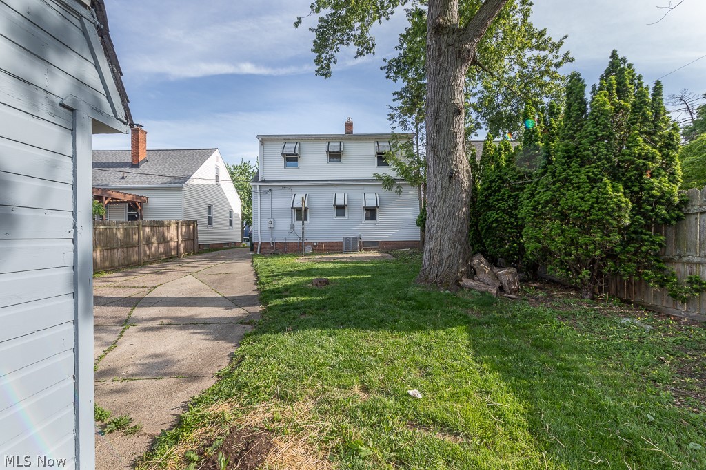 8324 Chesterfield Avenue Parma OH 44129