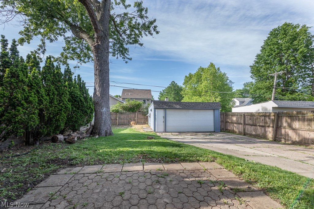 8324 Chesterfield Avenue Parma OH 44129
