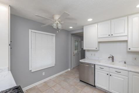 8324 Chesterfield Avenue Parma OH 44129