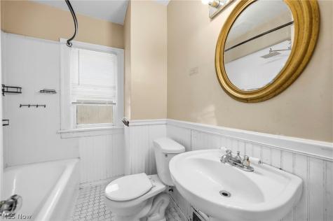 1140 Quilliams Road Cleveland Heights OH 44121