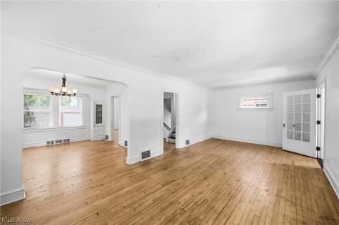 1140 Quilliams Road Cleveland Heights OH 44121
