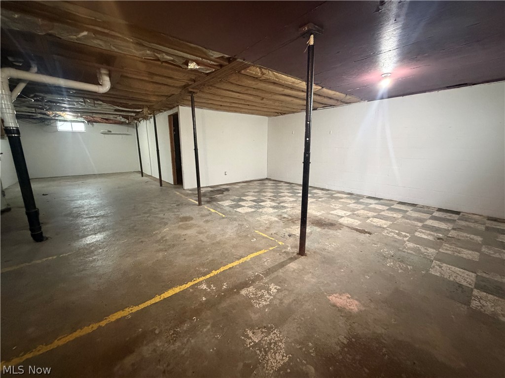 567 Chestnut Street Newcomerstown OH 43832