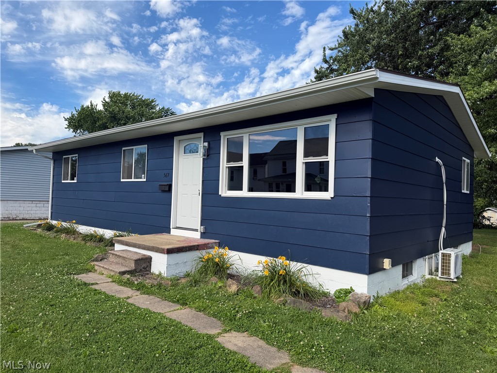 567 Chestnut Street Newcomerstown OH 43832