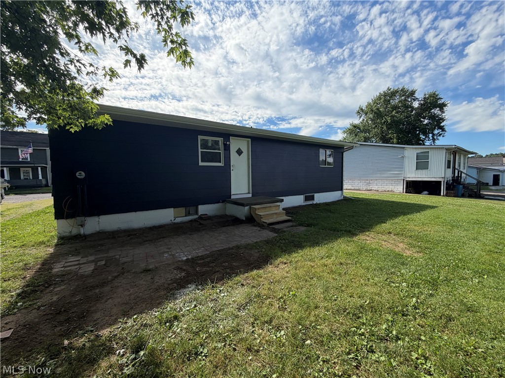 567 Chestnut Street Newcomerstown OH 43832