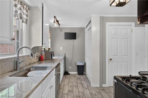 1403 Churchill Road Lyndhurst OH 44124