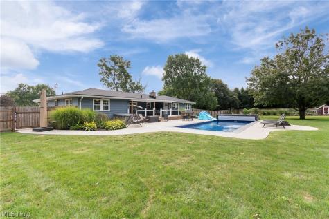 2248 Portage Line Road Uniontown OH 44685