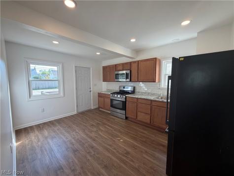 5231 Clement Avenue Maple Heights OH 44137