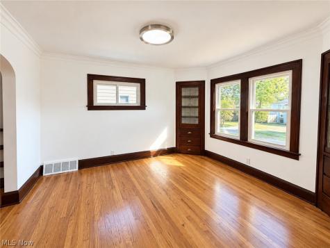 5231 Clement Avenue Maple Heights OH 44137