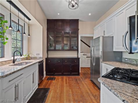 12582 Clifton Boulevard Lakewood OH 44107