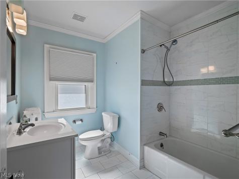 12582 Clifton Boulevard Lakewood OH 44107