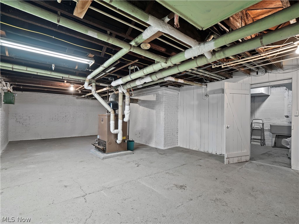 12582 Clifton Boulevard Lakewood OH 44107