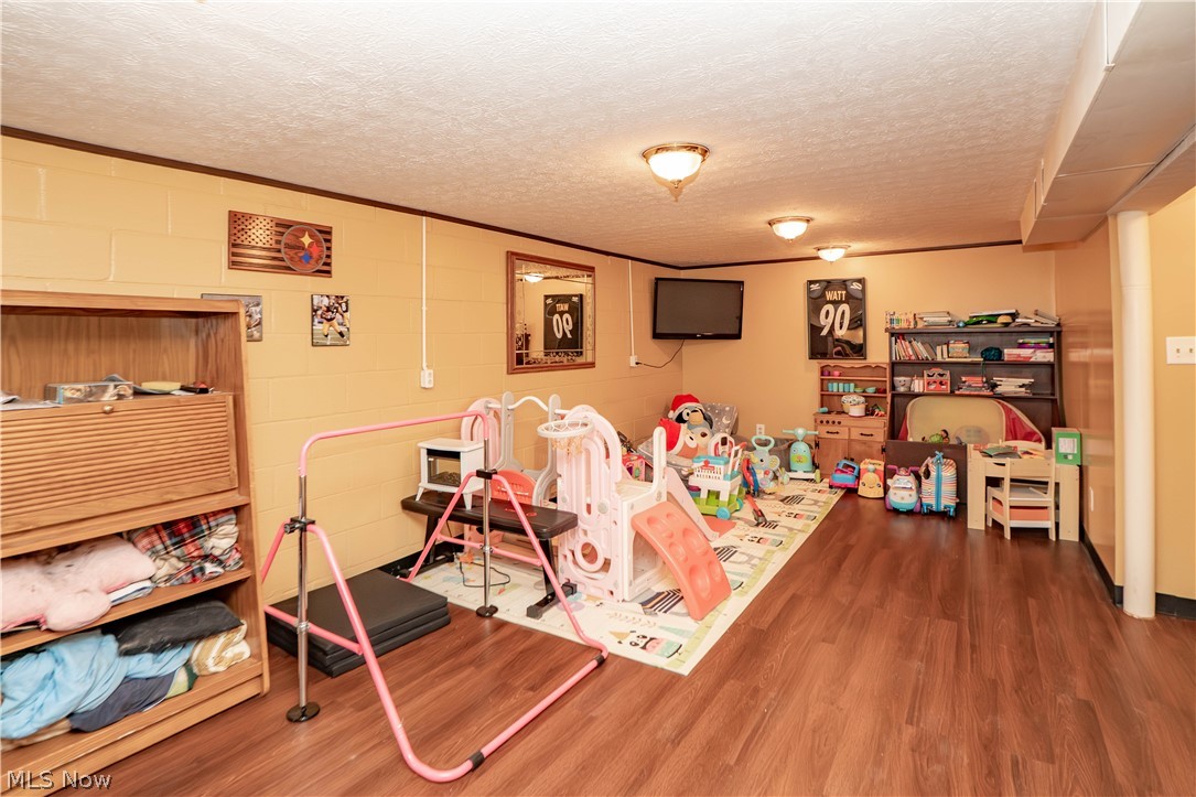 1761 Shaw Avenue Akron OH 44305