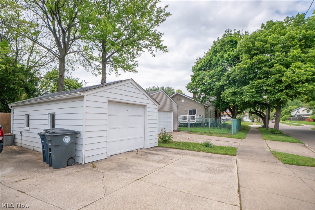 1761 Shaw Avenue Akron OH 44305
