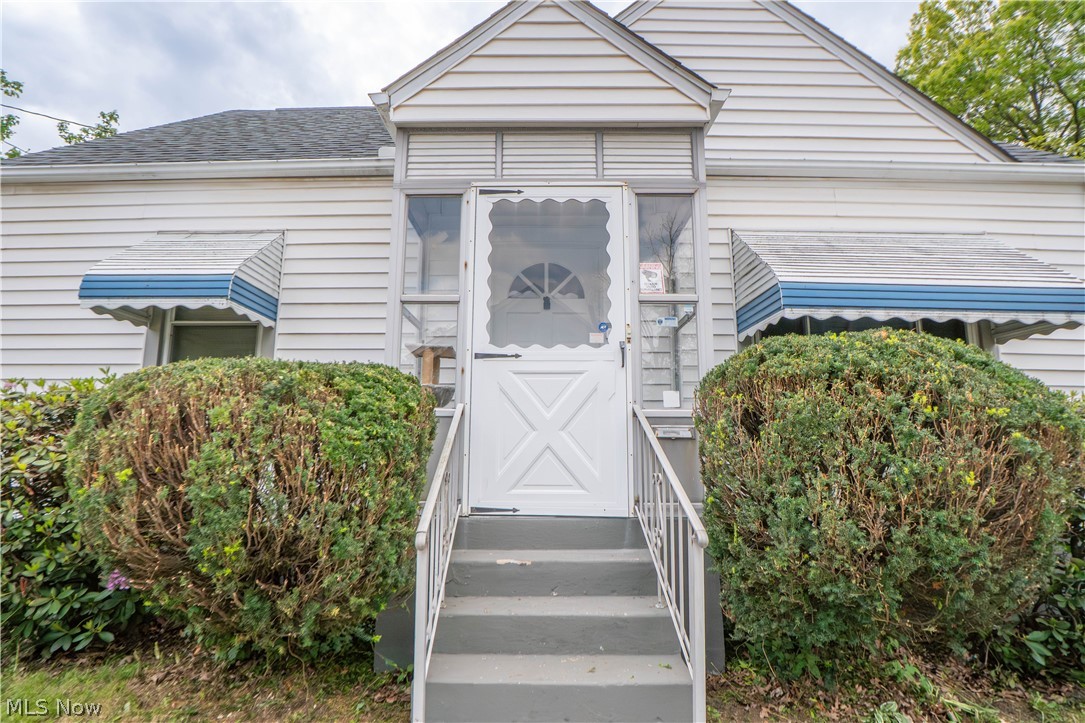 1761 Shaw Avenue Akron OH 44305