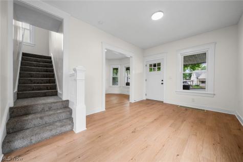 14148 Berwyn Avenue Cleveland OH 44111